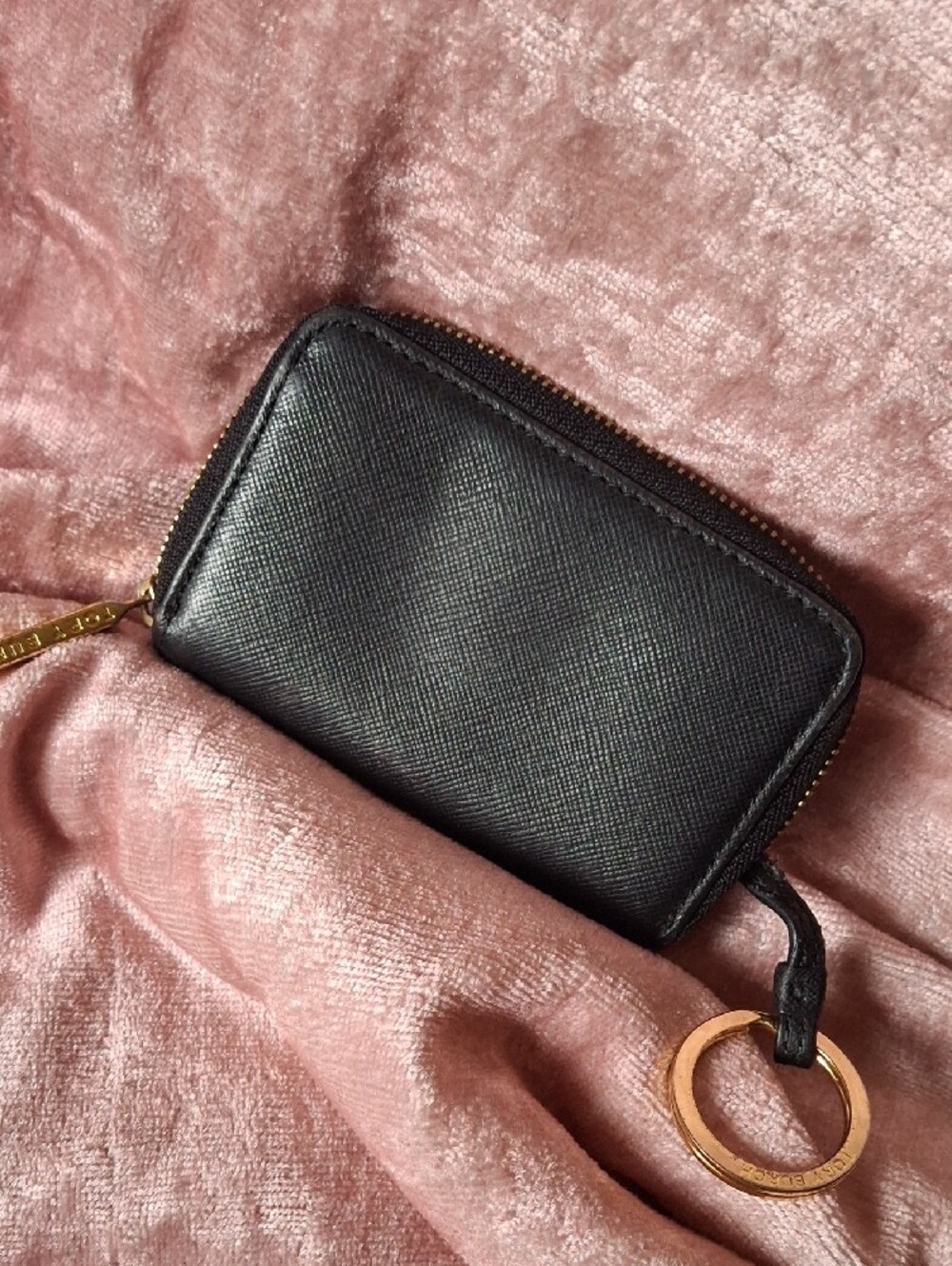 Tory Burch Black Leather Zip Card Holder with Gold Logo - Picture 2 of 4